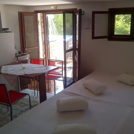 公寓 索尼娅＆提欧赫瓦尔别墅公寓 *