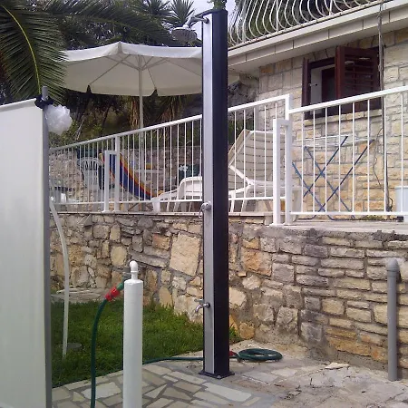 索尼娅＆提欧赫瓦尔别墅公寓 *