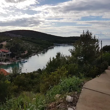 索尼娅＆提欧赫瓦尔别墅公寓 *